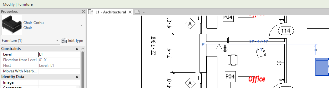 Una silla de la familia Chair-Corbu seleccionada en la planta de Revit, dentro de la categoría Furniture