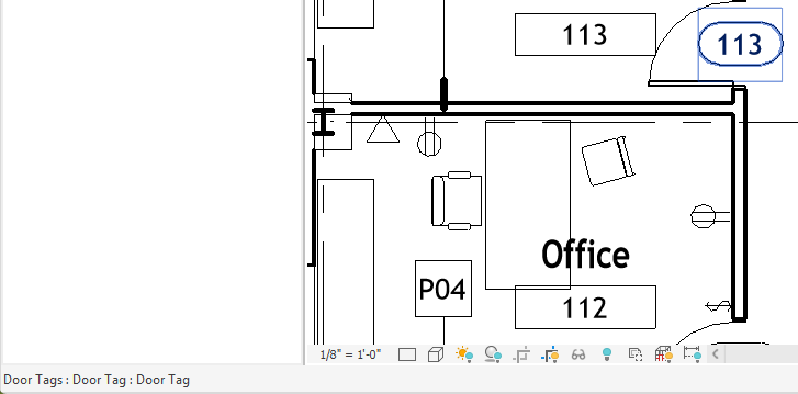 Barra de estado de Revit con una etiqueta de puerta señalada. Devuelve Door Tags como categoría, Door Tag como familia y Door Tag como tipo