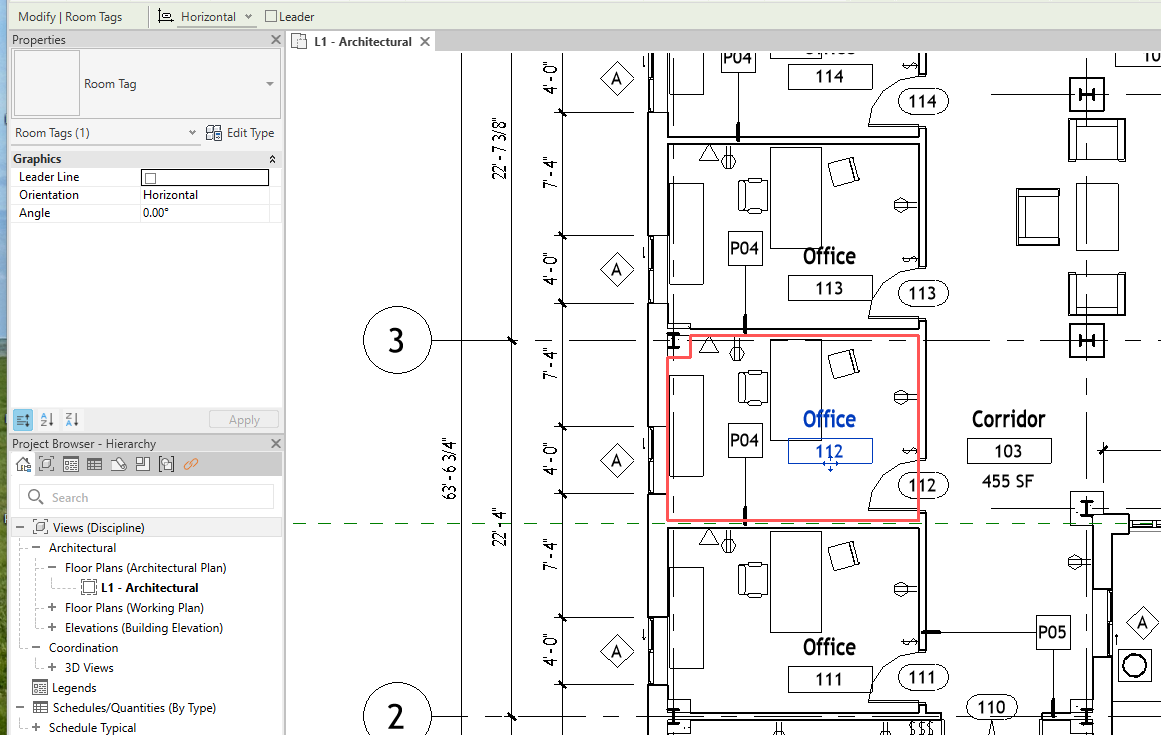 Planta de Revit con la etiqueta de la oficina 112 seleccionada. Al fondo, la etiqueta Corridor 103 conserva la superficie que se le asignó en el paso anterior